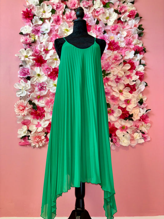 Long Sleeveless Green Dress