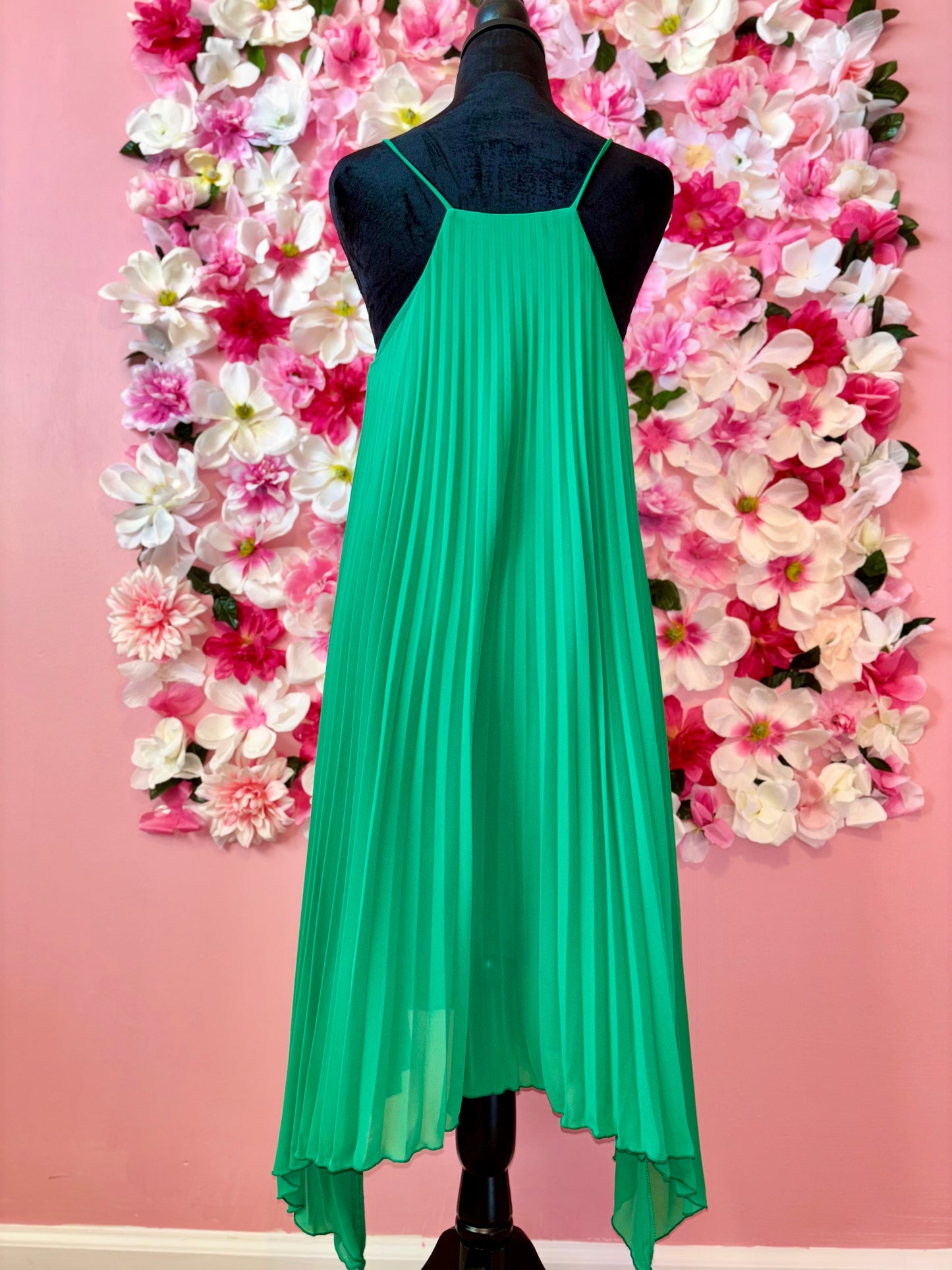 Long Sleeveless Green Dress